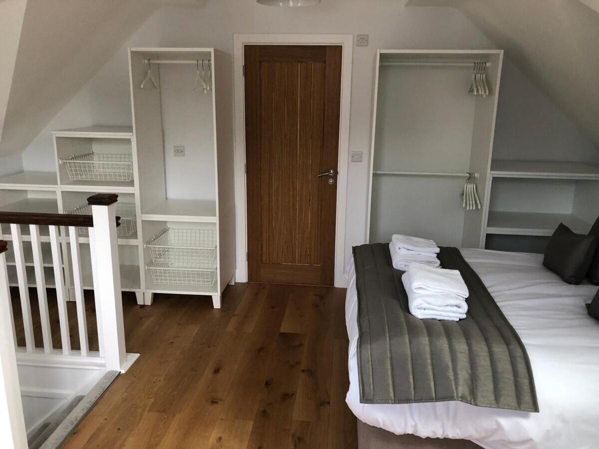 Hamilton Arms Suites Midhurst Room photo